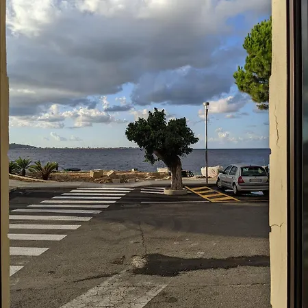 Apartamento Mola Mola House Villa San Giovanni